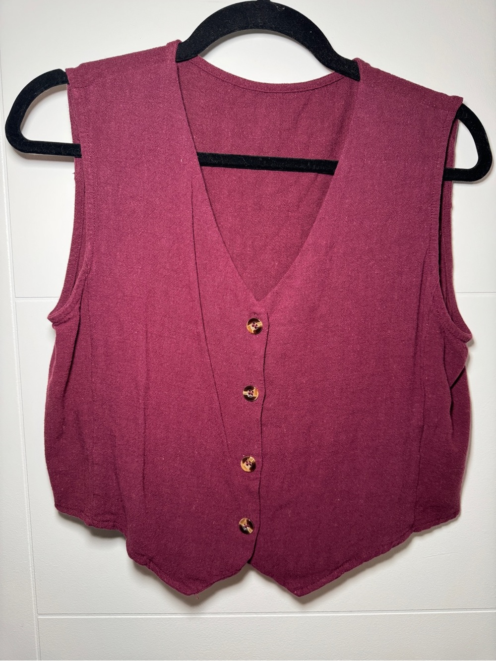 Sleeveless V-Neck Button Front Top in Dark Berry